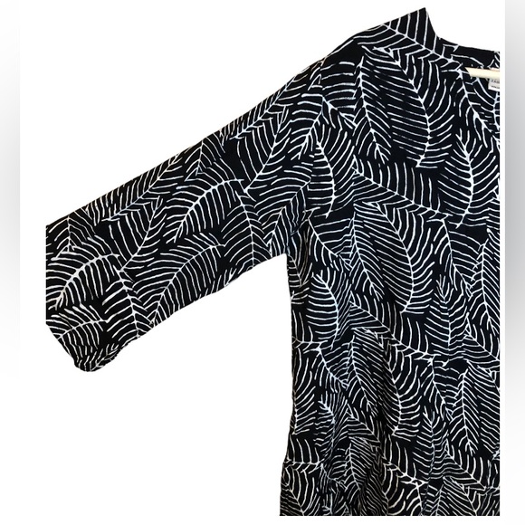 The Legendary Zamboanga || Black & White Fossil Leaf Print Blouse - Picture 3 of 10